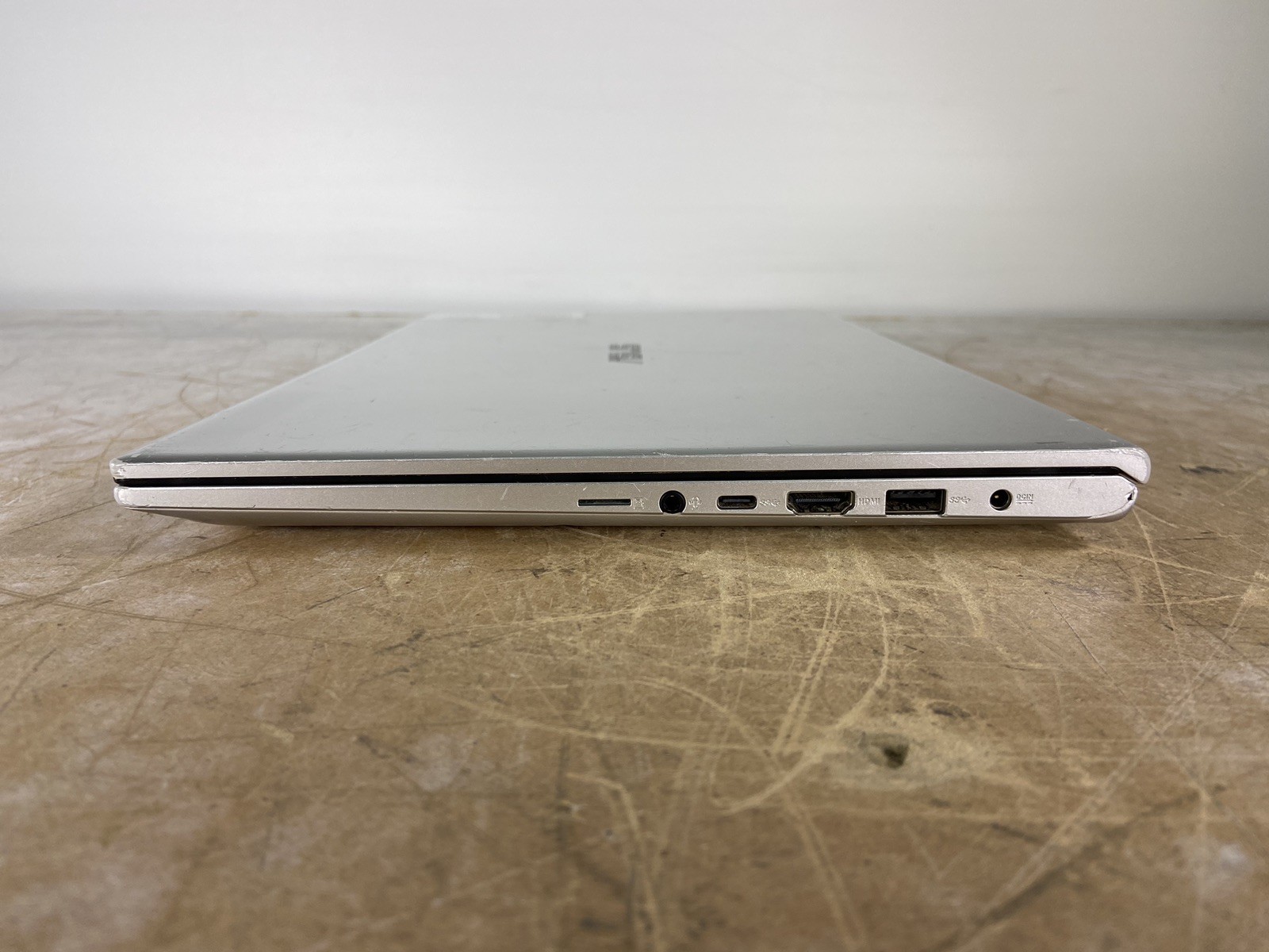 ASUS X512F i7-8565U @ 1.8GHz, 8GB RAM, NO HDD/OS – (FOR PARTS)