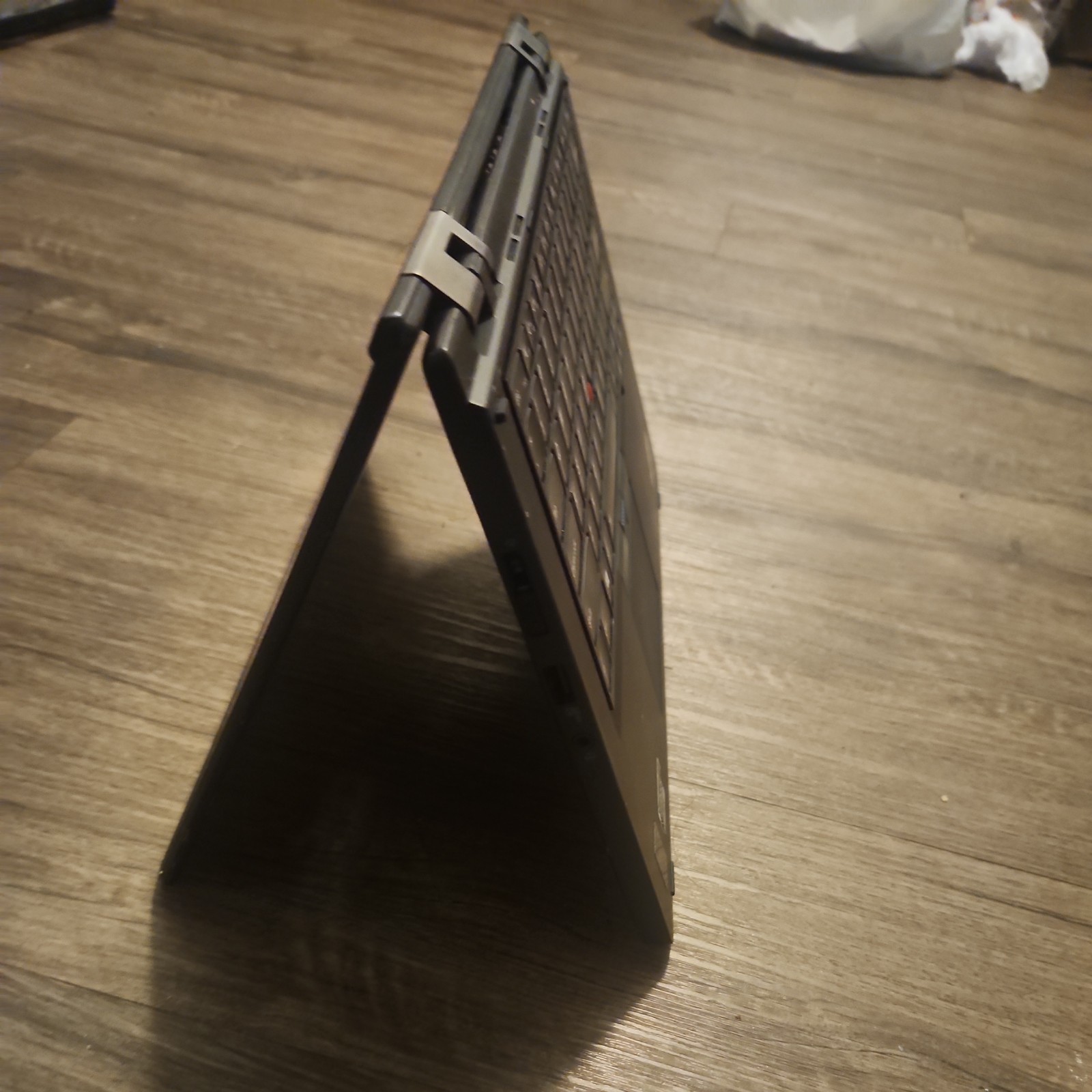Lenovo ThinkPad Yoga 12 intel i5 Vpro Ultrabook no charger – possibly Parts only