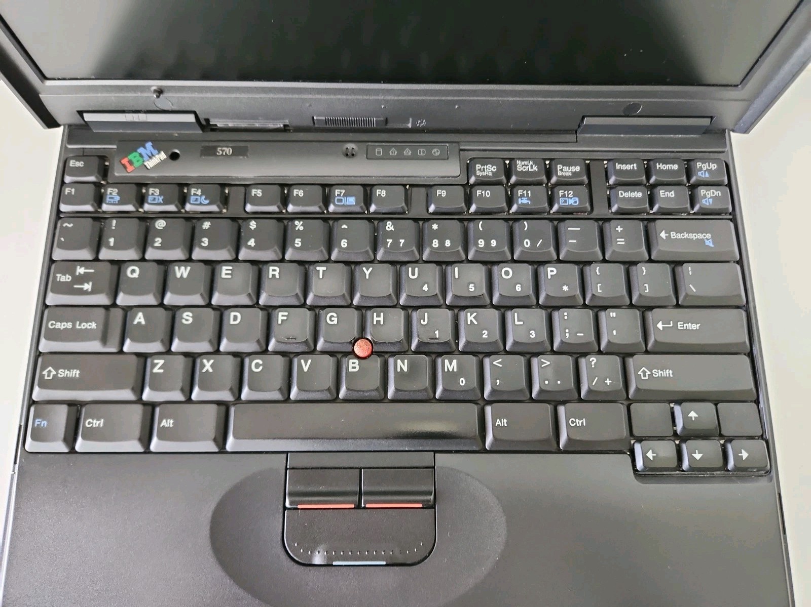 VINTAGE IBM ThinkPad 570 13″ Laptop Intel Pentium 2 192mb RAM 98SE W/ DOCK WORKS