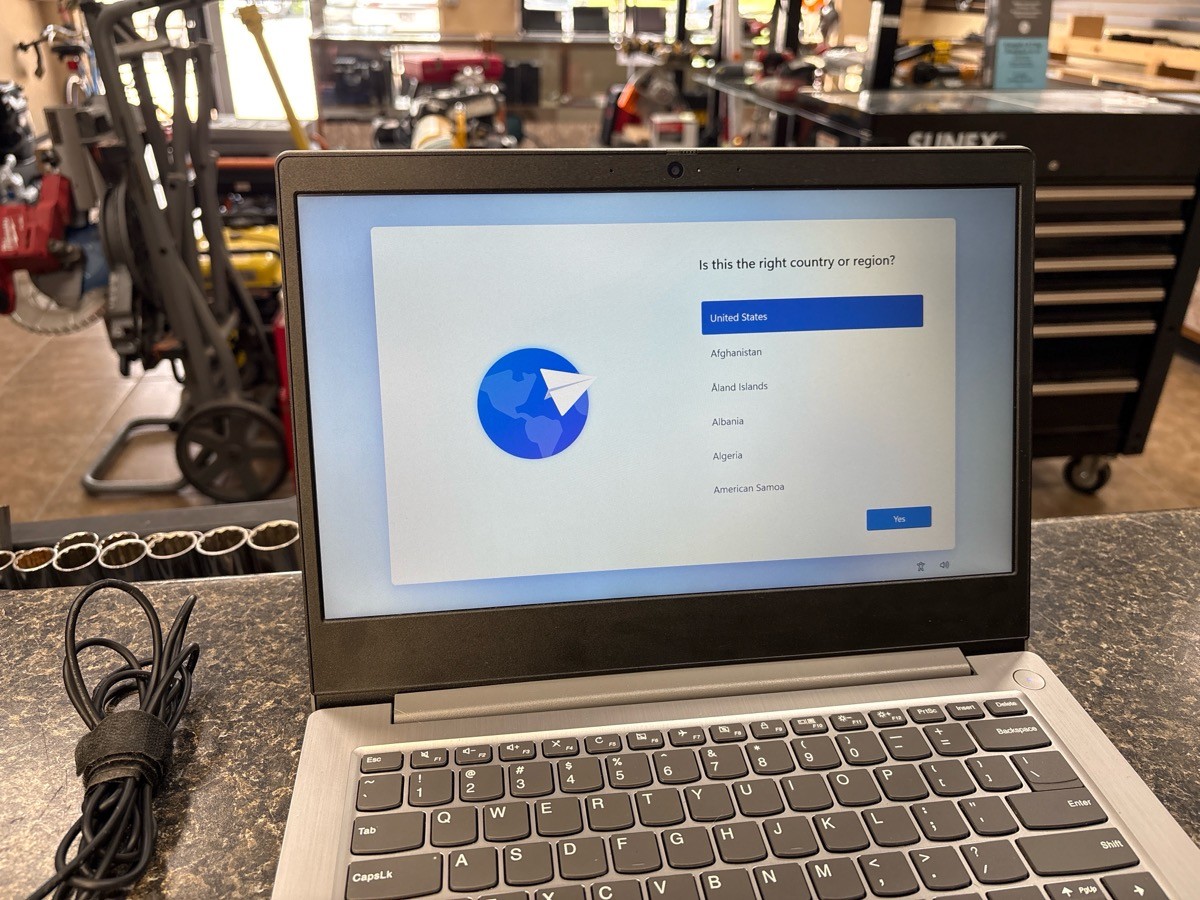 USED LENOVO IDEAPAD 3 14ITLO5 LAPTOP WIN 11 4GB RAM 128GB SSD (QUI005308)