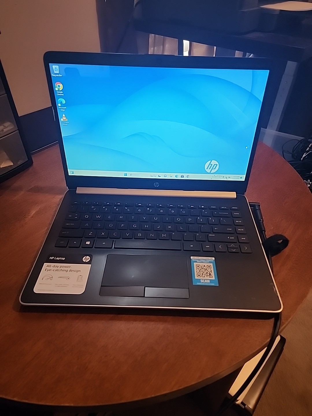 14′ Hp 14-dk0095nr Laptop AMD A4-9125 / 4GB / 128 Gb M.2 Windows 11 Home