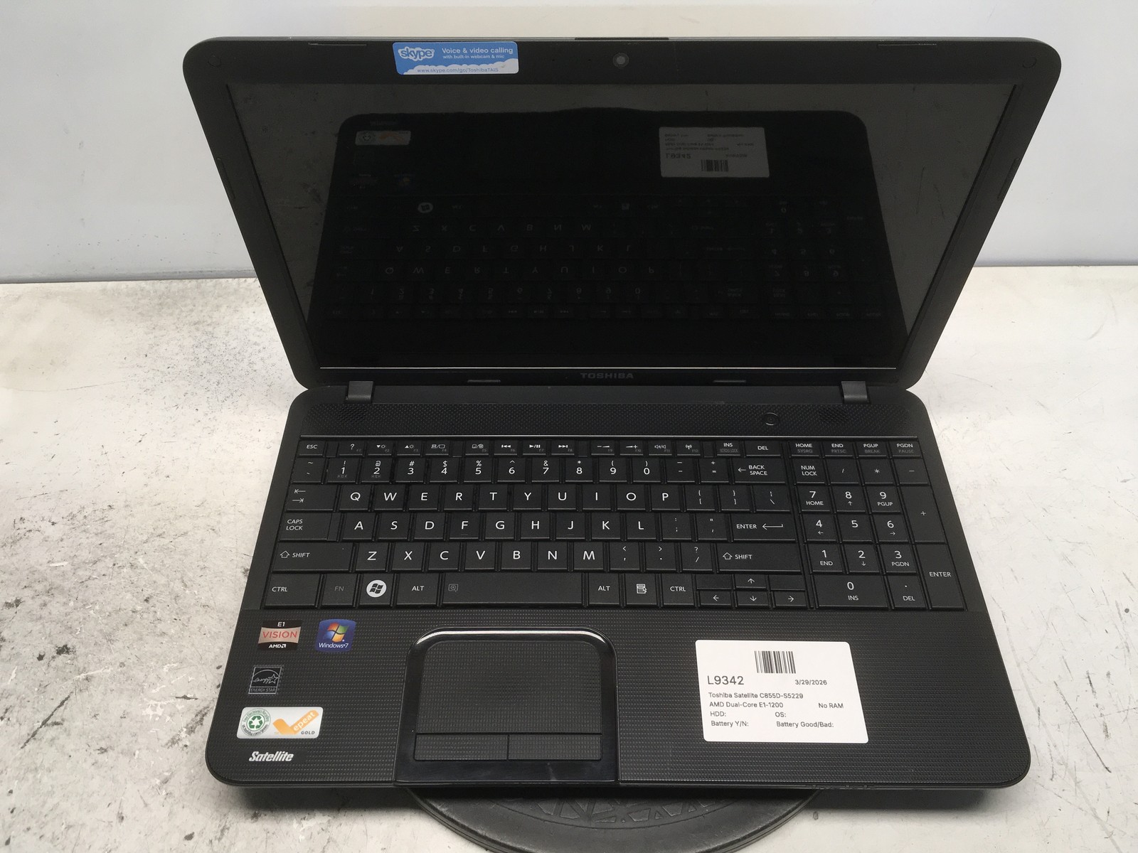 Toshiba Satellite C855D-S5229 AMD Dual-Core E1-1200 No RAM NO HDD No Batt