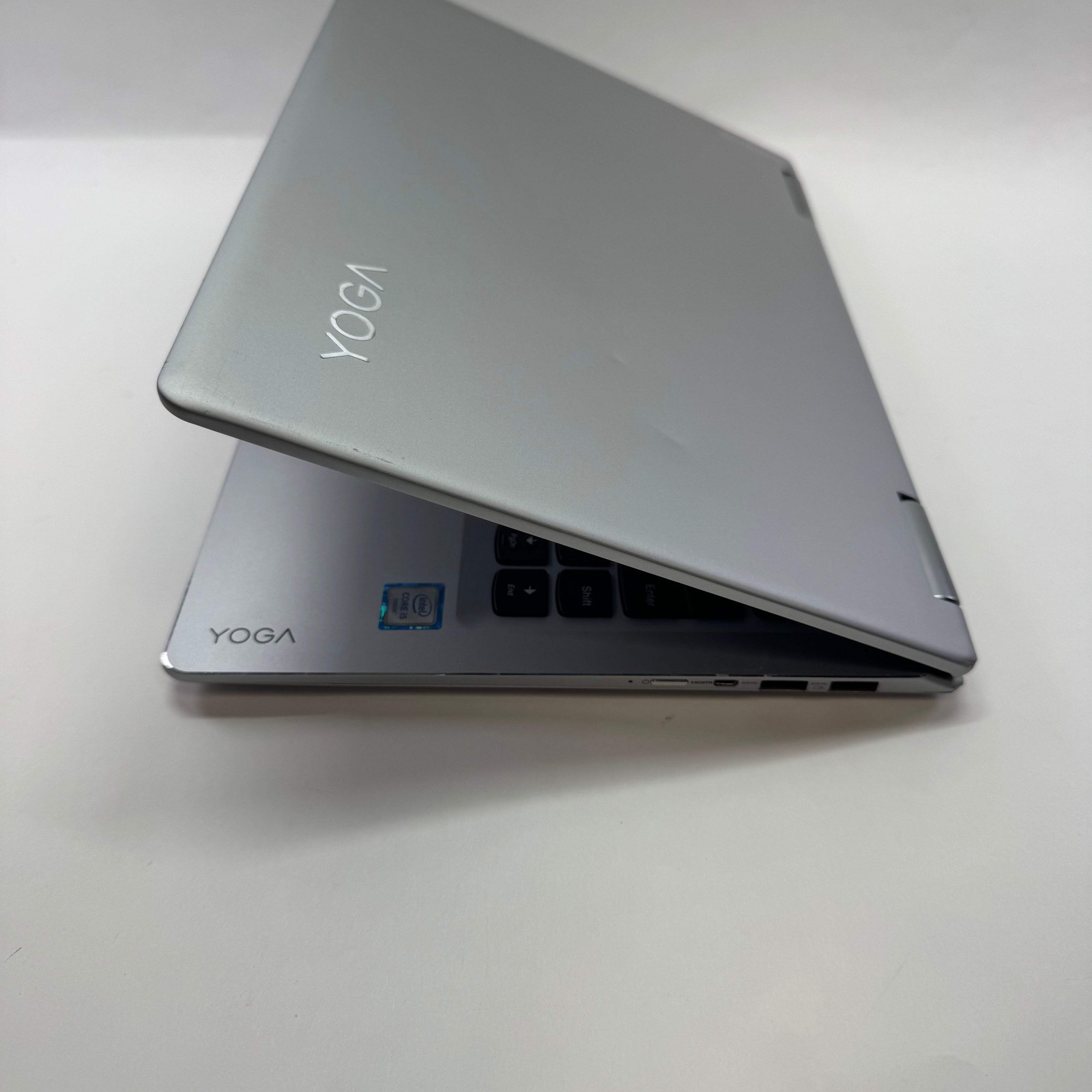 Lenovo Yoga 710 80TY 14″ i5-6200U 2.4GHz 8GB RAM 240GB SSD