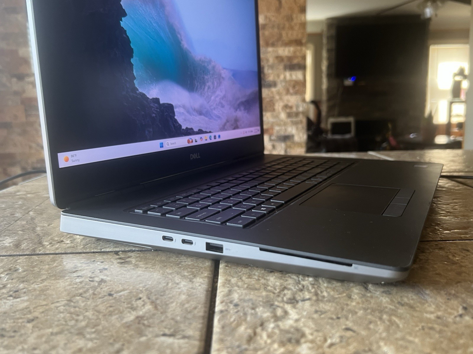 Dell Precision 7750 17.3″ NVIDIA T1000 2.8GHz Intel Xeon W-10855M 64GB 512GB