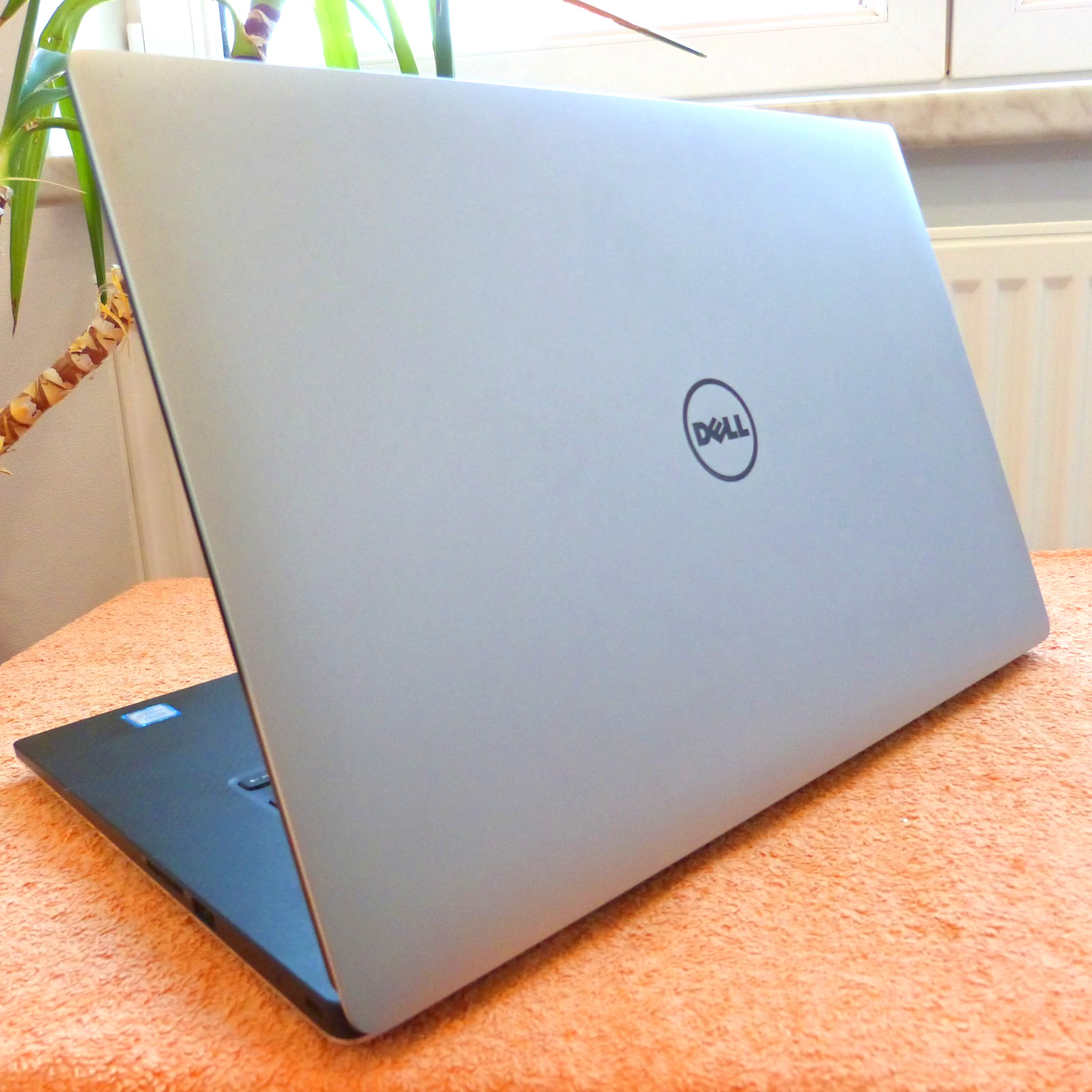 Dell XPS 15 9550 Carbon Fiber Magnesium 15-inch 4K Ultra | 2TB SSD |…