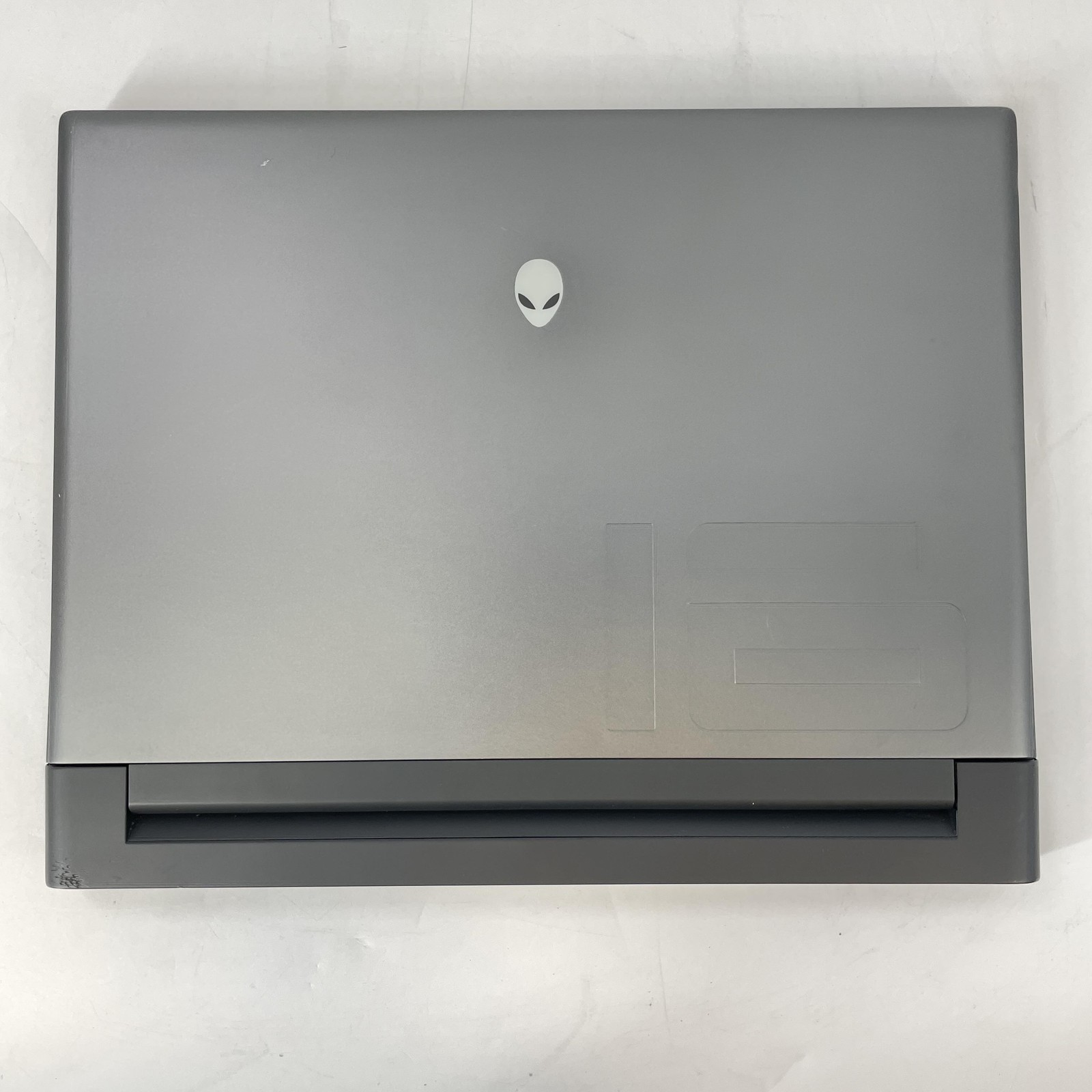 Dell Alienware M16 R1 165Hz QHD+ 2.1 GHz i7-13700HX 64GB 2TB/1TB NVIDIA RTX 4070