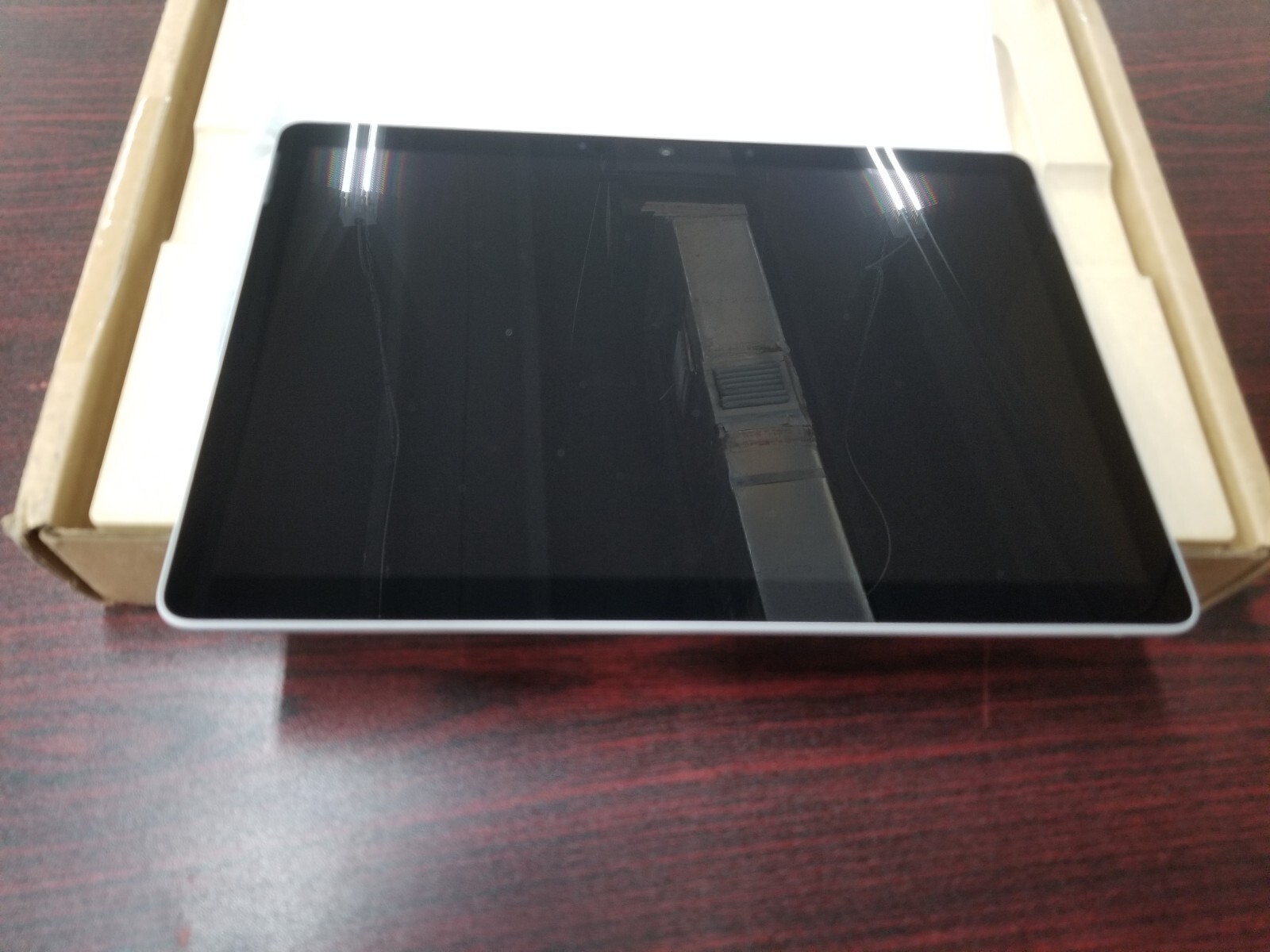 Microsoft Surface Go 2 10.5″ (64GB SSD, Intel Core m3-8100Y, 1.10 GHz, 4GB)