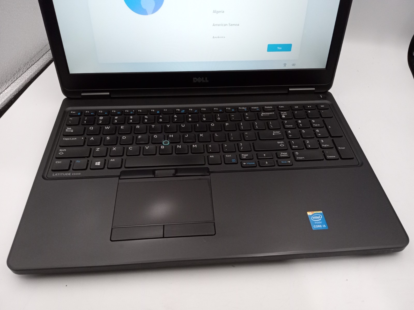 Dell Latitude E5550 15″ Laptop Intel i5-5200U 4GB RAM 256GB SSD Windows 11 -RR