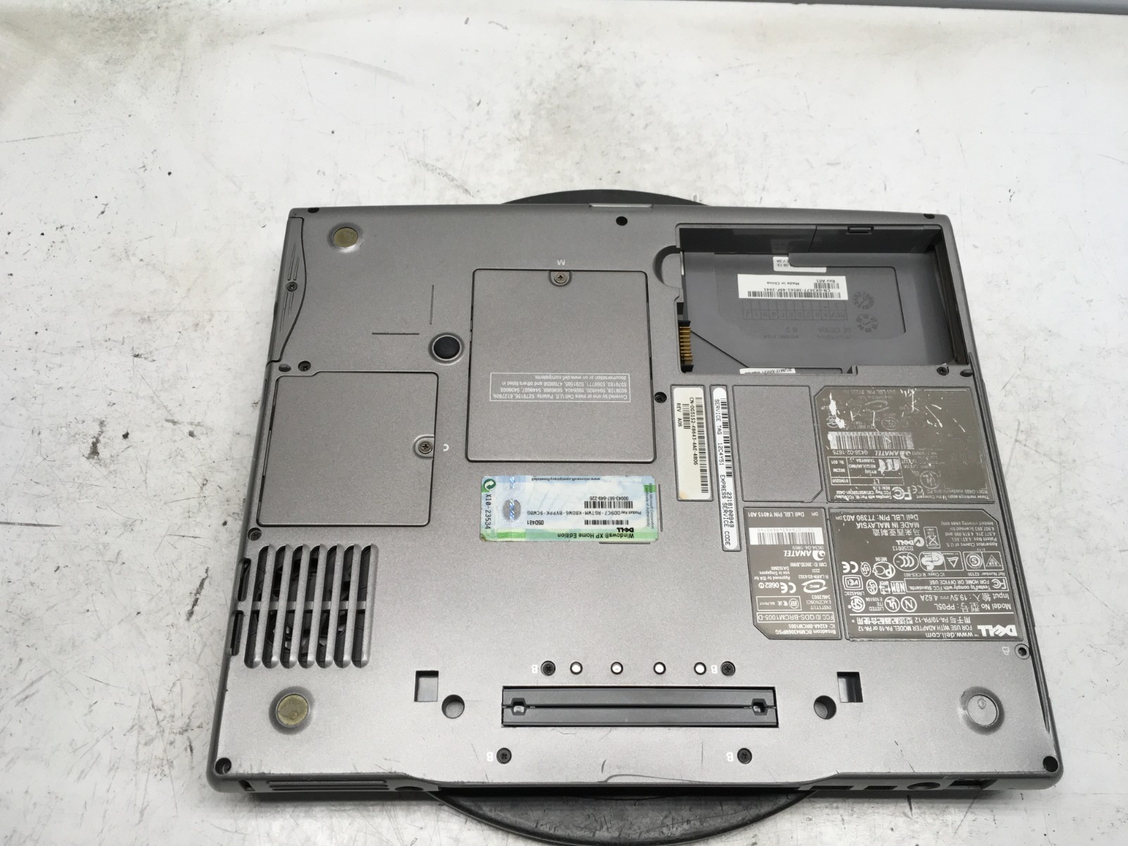 Dell Latitude D600 Intel Pentium M 1.4GHz 2 GB NO HDD/Battery