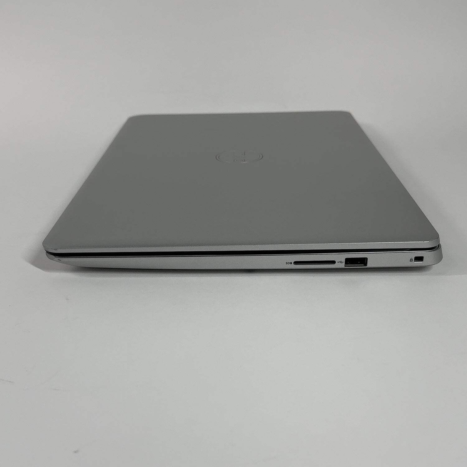 Broken Dell Inspiron 15 5584 15.6″ i5-8265U 1.6GHz 8GB RAM 256GB SSD READ