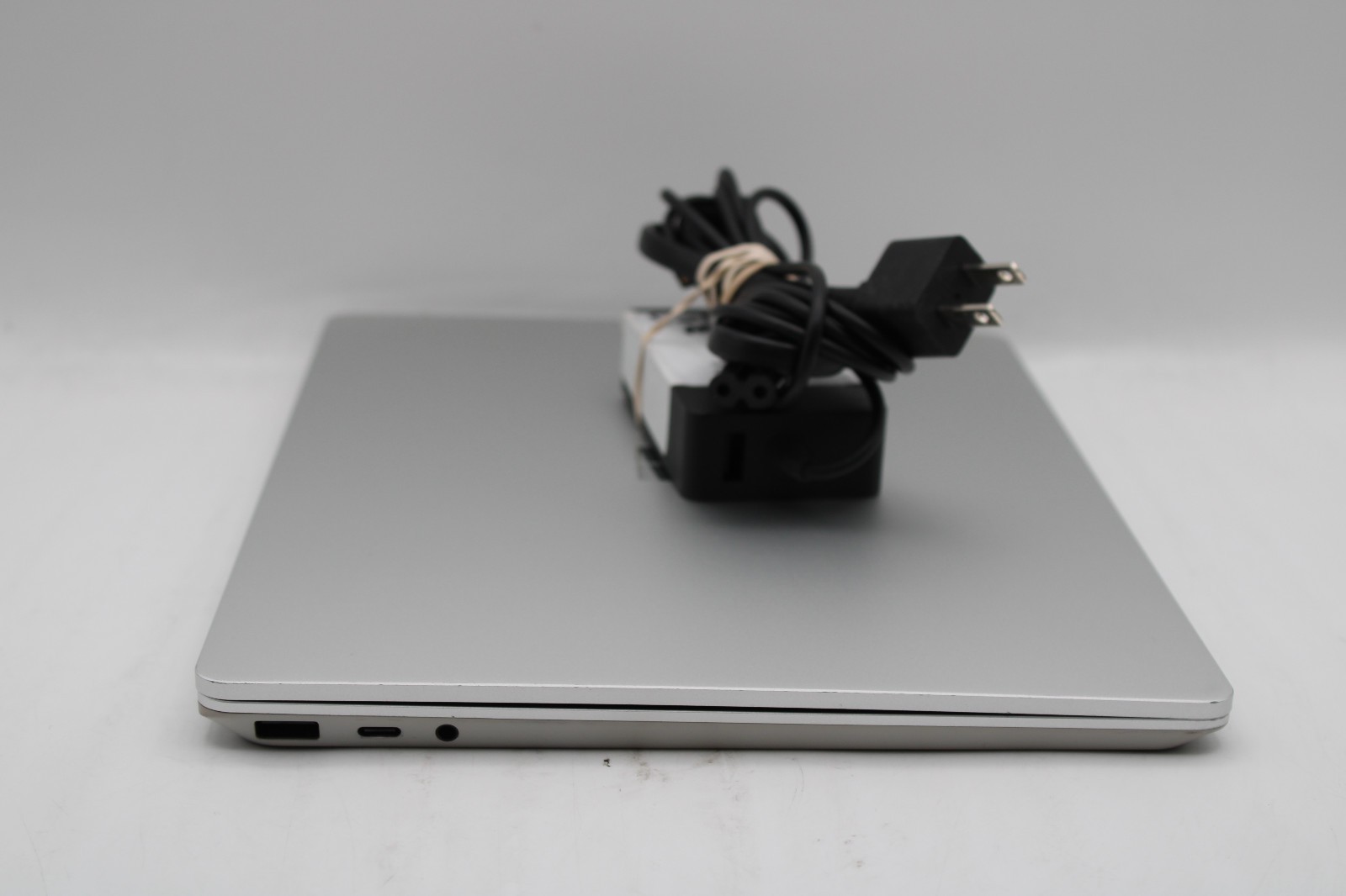 Surface Laptop Go 2 Touch _ i5-1135G7 _ 8GB RAM _ 256GB SSD _ W11H