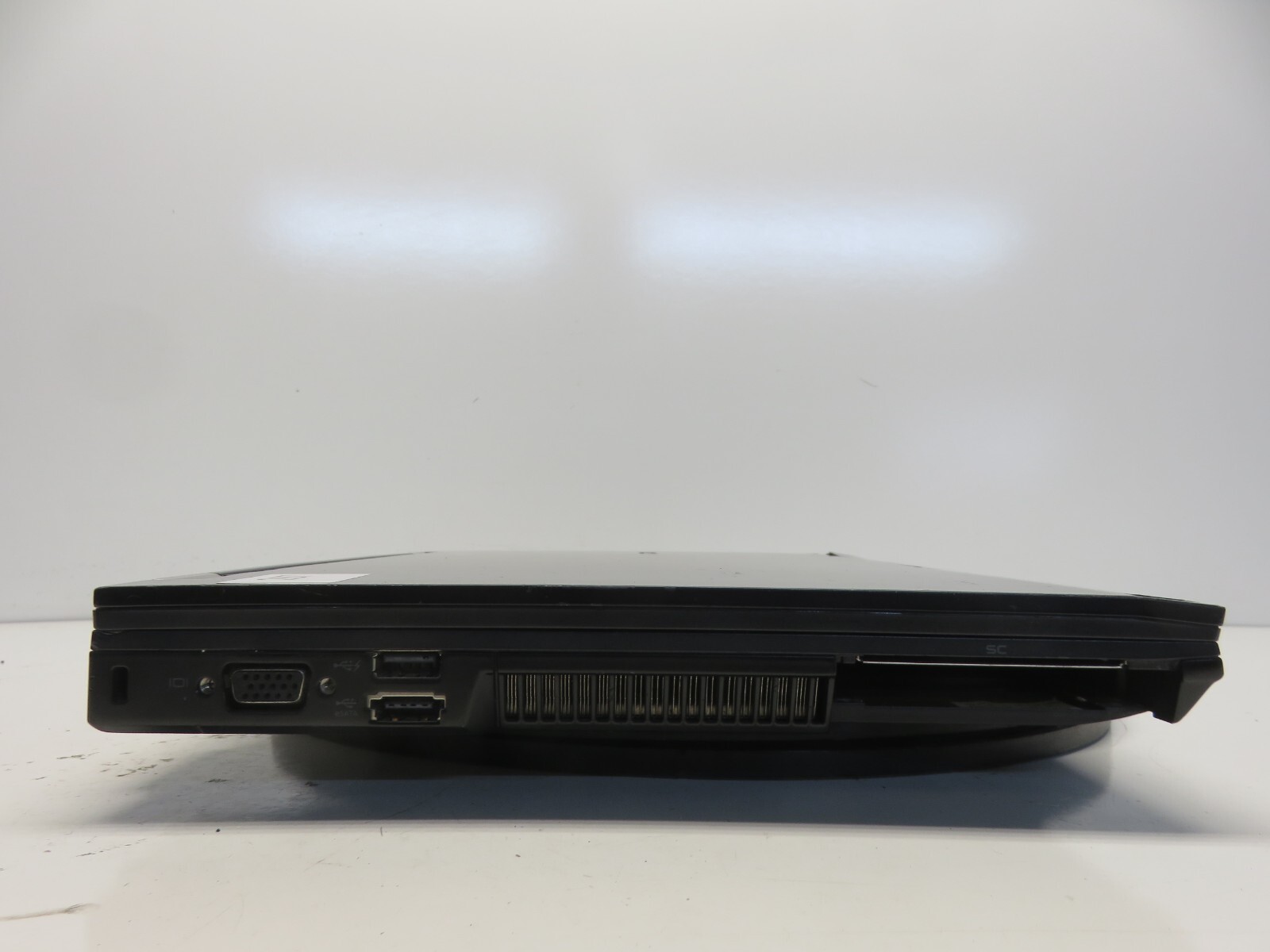 Dell Latitude E6400 Intel Core 2 Duo 2.53GHz 1 GB NO HDD No Batt