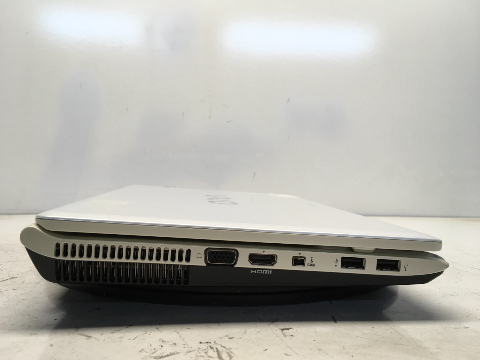 Sony Vaio VPCCW17FX Intel Core 2 Duo T6600 2.2GHz 2 GB NO HDD