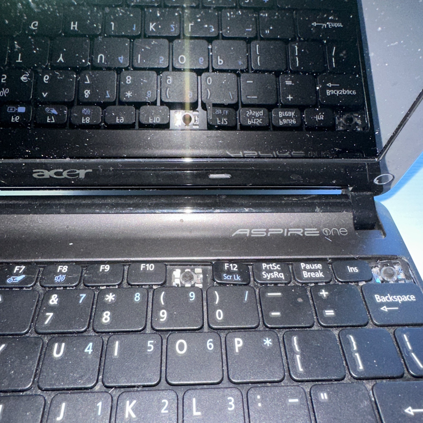 Acer Aspire One D257 10.1” Netbook Intel Atom 1GB RAM Windows 7 Starter