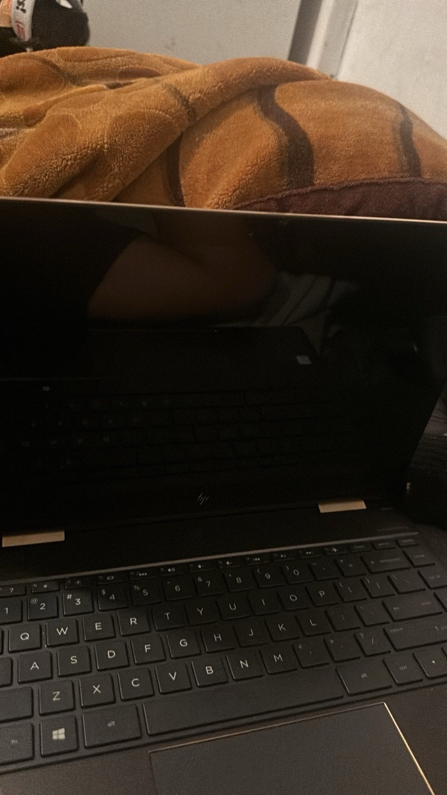 HP Spectre x360 13.3″ Convertible Laptop Black/Gold i7 8GB 256GB SSD Touchscreen