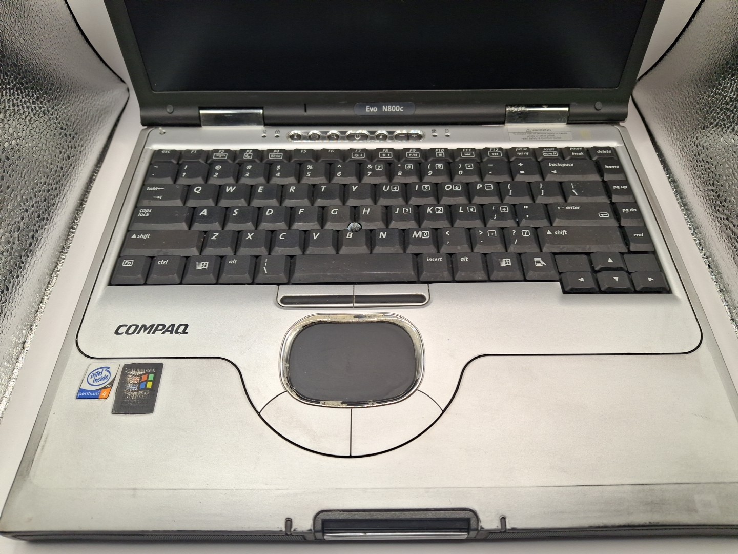 15″ Compaq Evo N800c Intel Pentium 4 2.00GHz/1GB RAM/DVD/160GB HDD/Cord