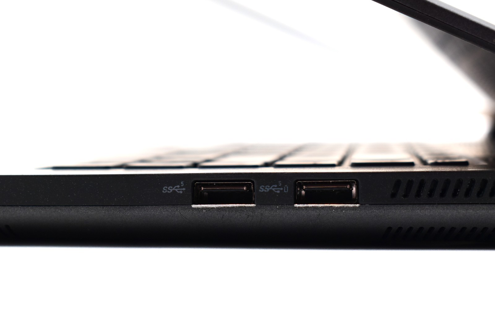 Alienware m15 R6 15.6″ – i7 – 16GB RAM – 1.5TB SSD – RTX 3060 – (UPGRADED SSD)