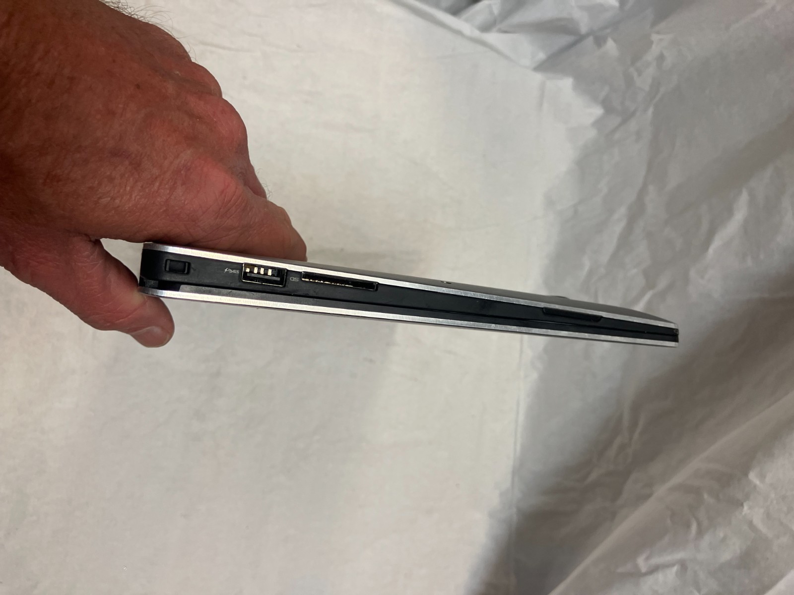 Dell XPS 13 9343 Intel i5-5200U 2.2GHz 8 GB NO HDD, For Parts