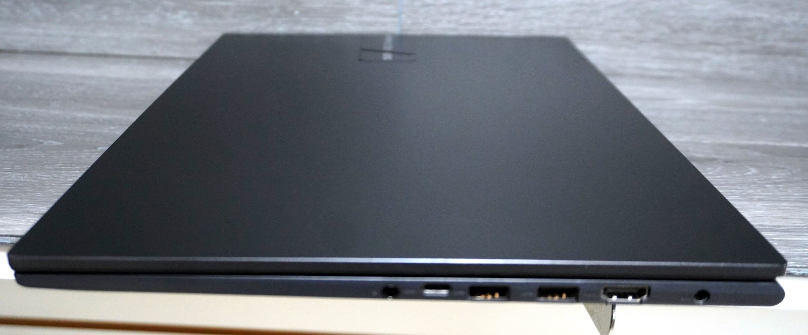 Asus Vivobook 16 M1605Y 16″ Ryzen 7 7730U 2.0GHz 16GB RAM 1TB SSD