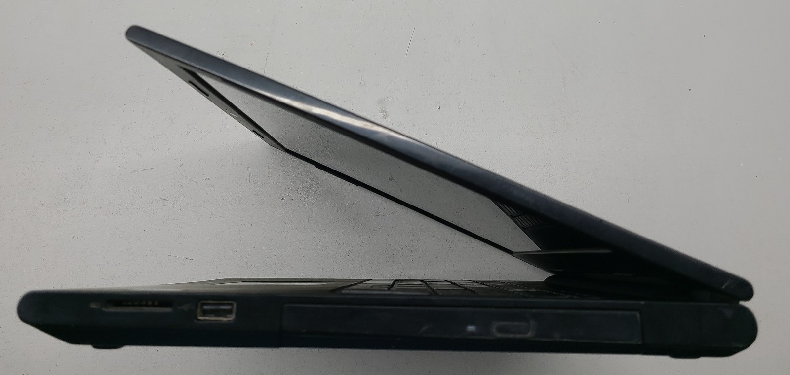 Dell Inspiron 3543 15.6″ Laptop Intel i5-5200U 8GB Ram NO HD/OS/POWER (FL)