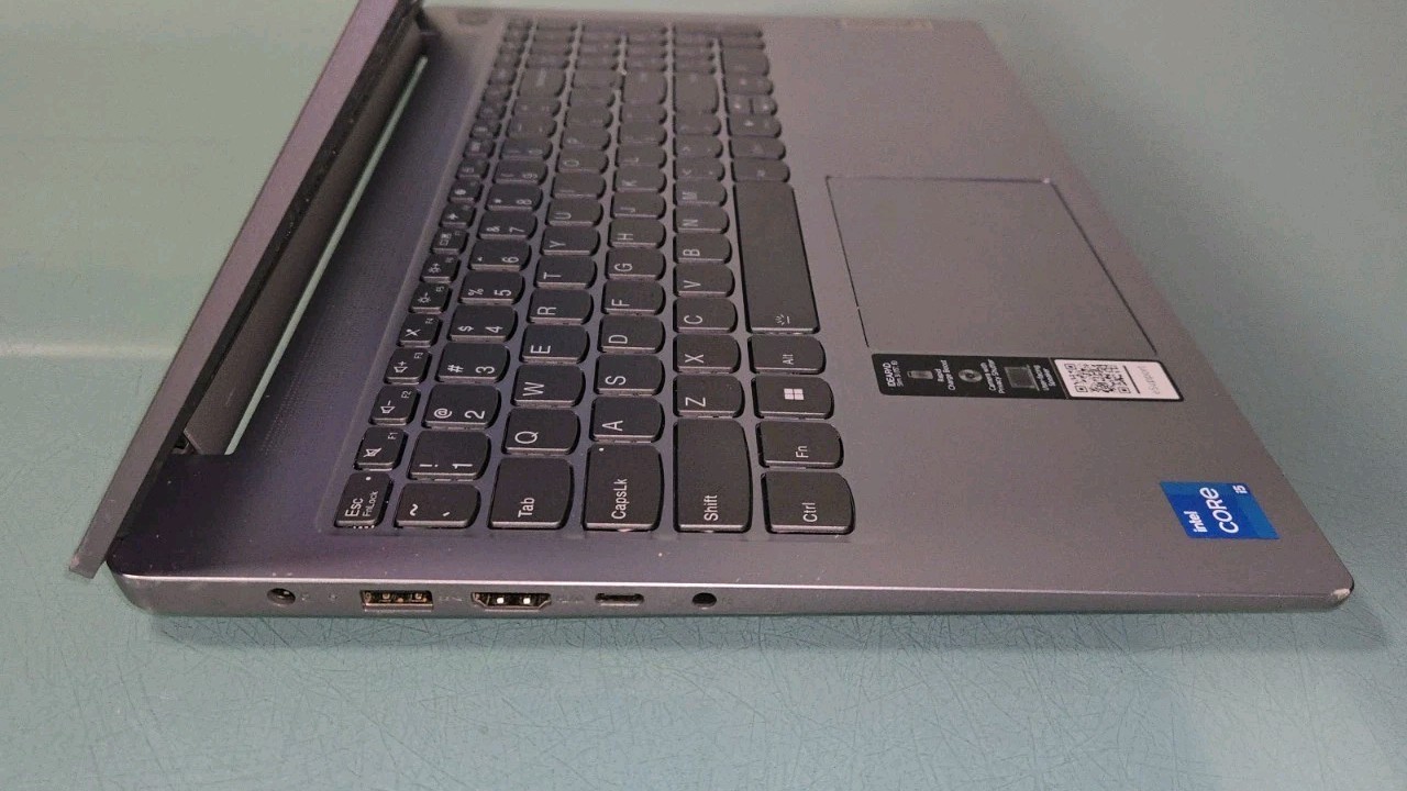 Lenovo IdeaPad Slim 3 15IRU8 I3-1305U@1.20GHZ, 8GB, 256GB