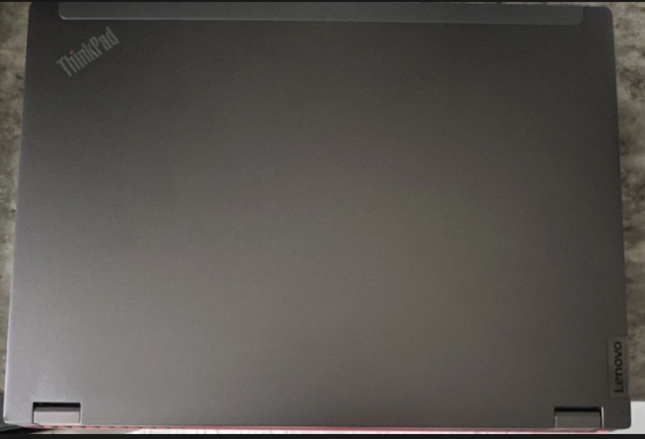 Lenovo ThinkPad P16 Gen 2 i-7 14700HX / 32 GB DDR5 RAM / NVIDIA RTX 2000 8GB