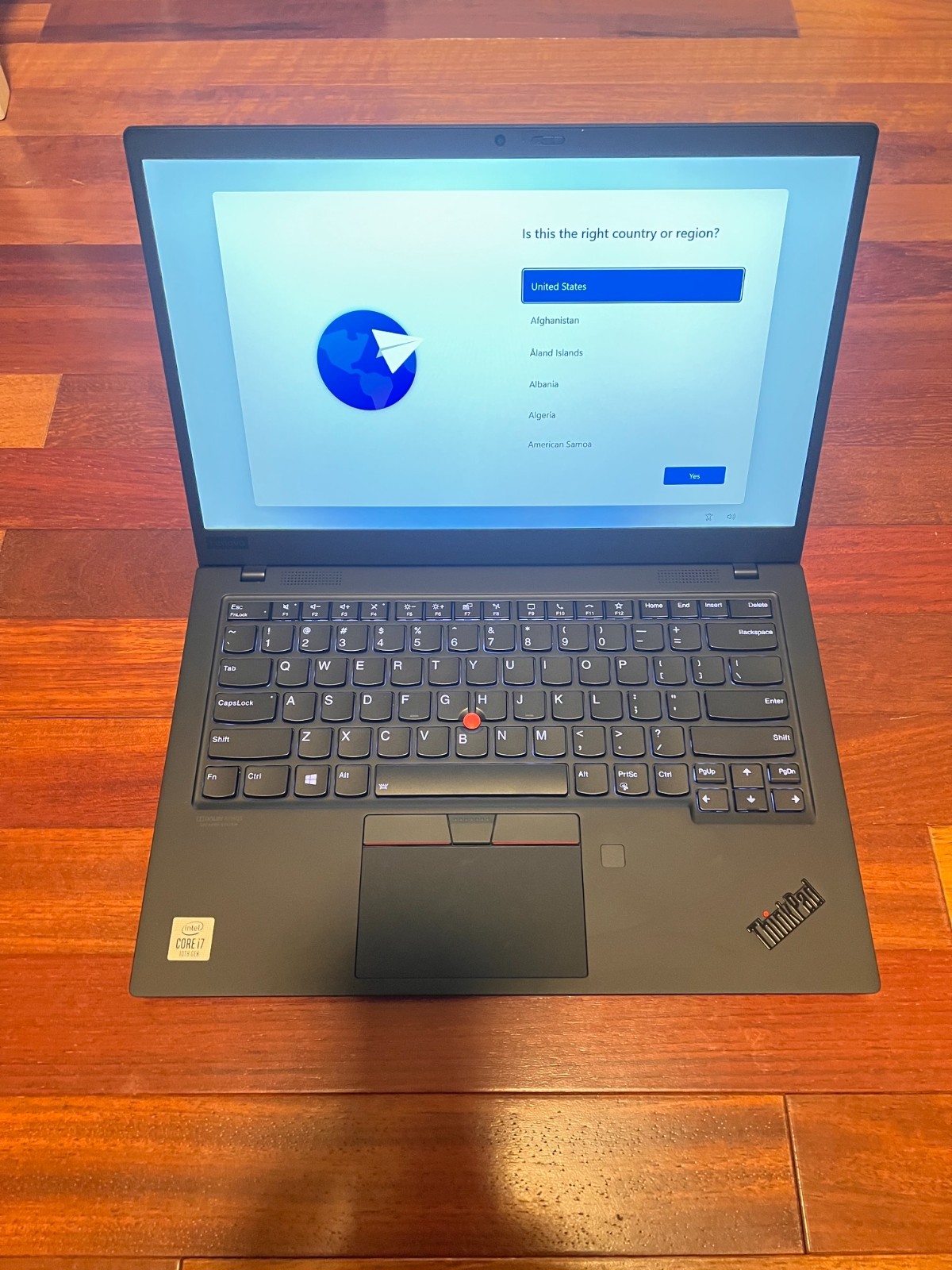 Lenovo Gen 8 ThinkPad X1 Carbon 14″ FHD Intel i7-10510U 16GB RAM 1TB SSD W11Pro