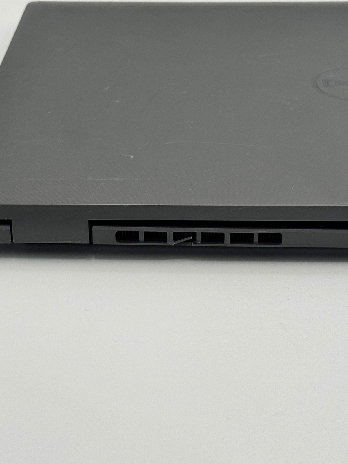 Dell Latitude Laptop 3540 14″ i5 16GB 256GB Gray P170G