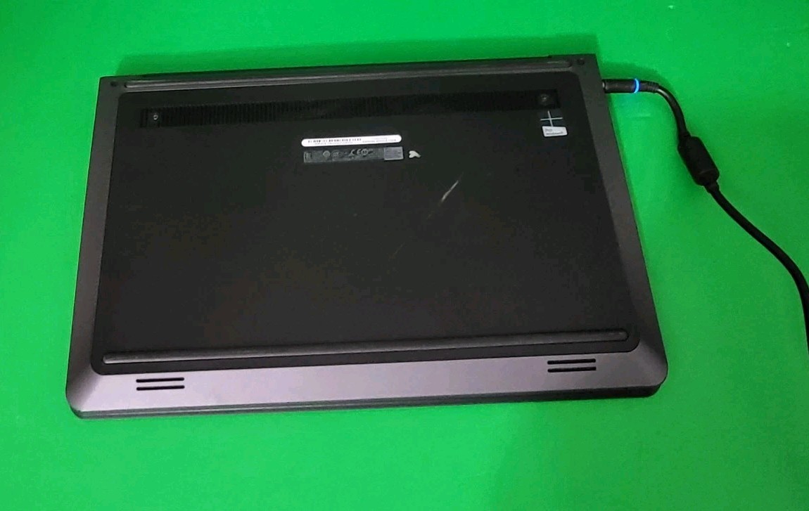 Dell Latitude 3550 15.6″ i5-5200U 2.2GHz 4GB RAM 500GB HDD For Parts As Is
