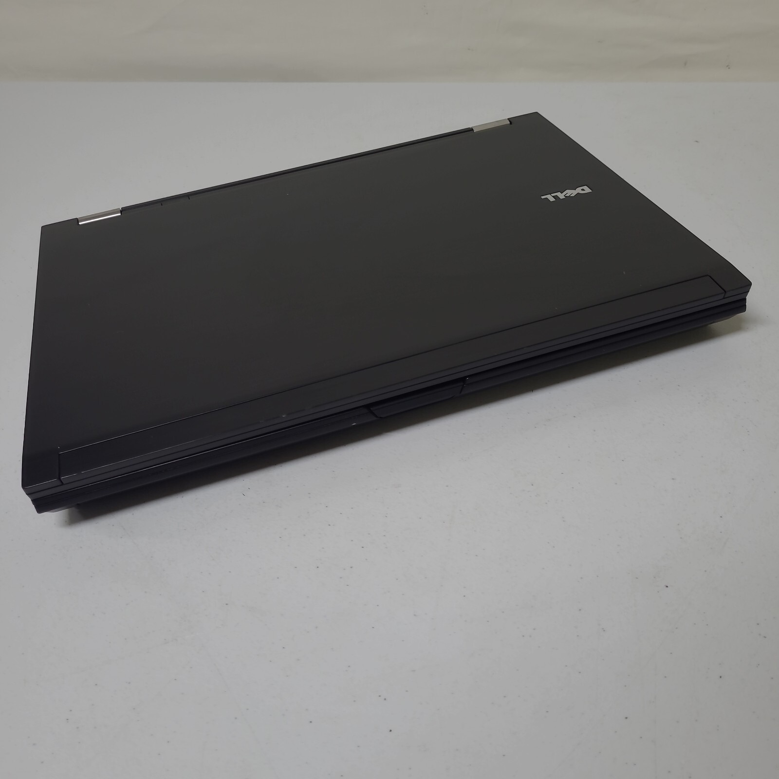 Dell Latitude E6500 Laptop P8400 2.26GHz 160GB HDD NO OS AS IS READ 15.3″ Wi-Fi