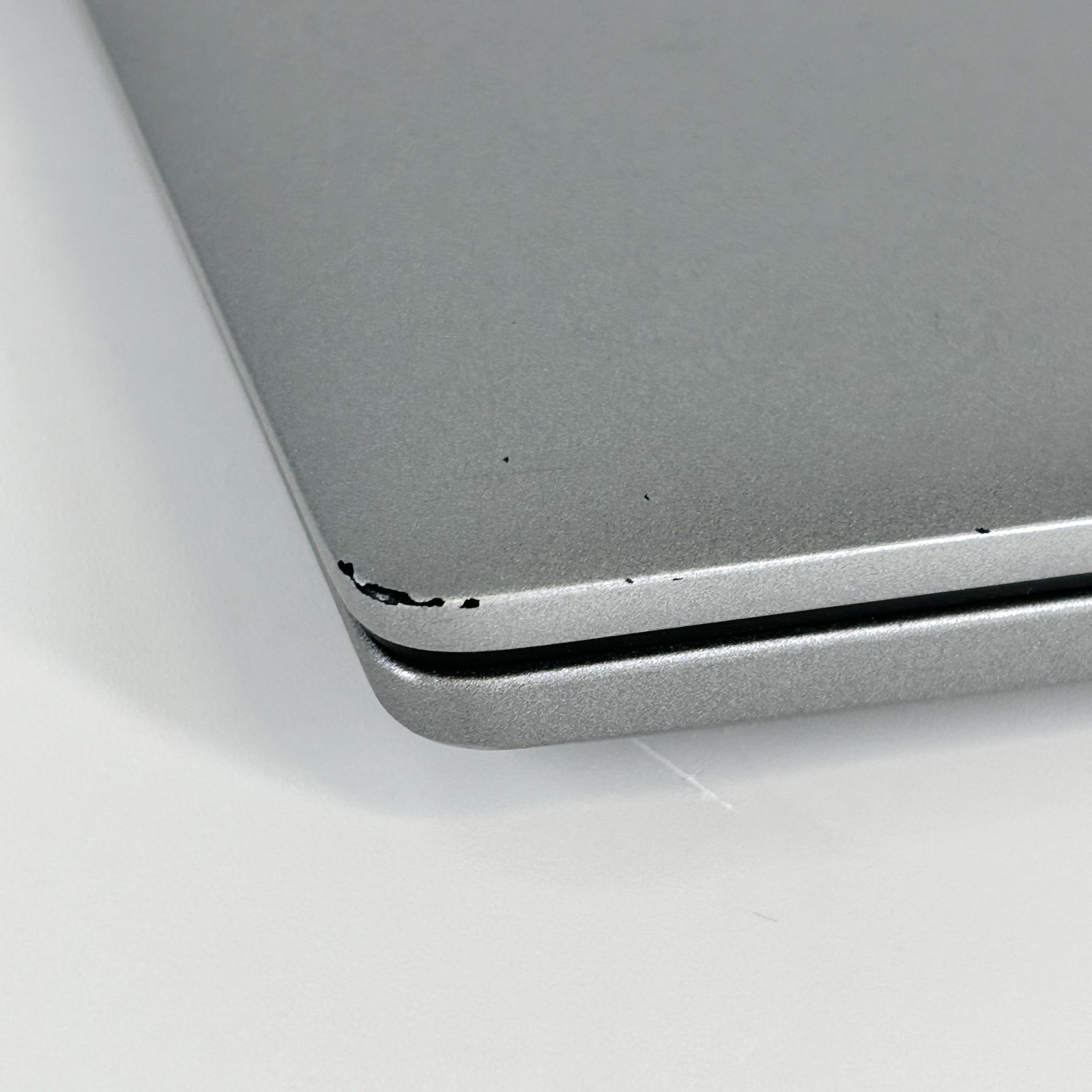 Dell Latitude 5440 14 Gray FHD 1.8 GHz i7-1365U 16GB 512GB SSD Good – WORN KEY