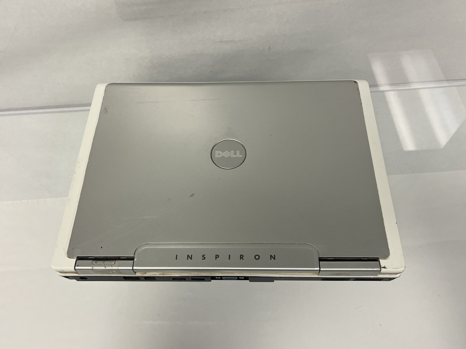 Dell Inspiron 1501 15.4″ AMD Turion 64 MK-36 2.0GHz 2GB RAM NO HDD