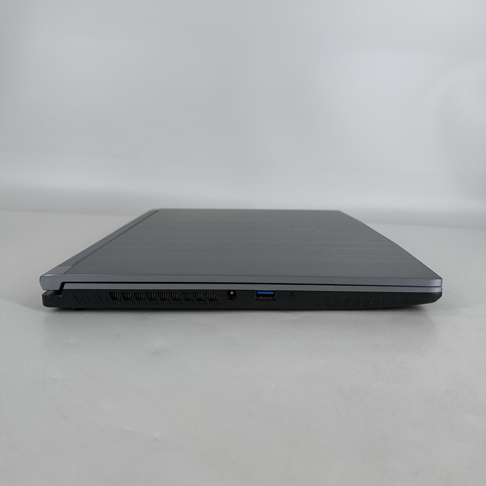 MSI WF65 15.6 FHD i7-10750H 2.60GHz 16GB 1TB SSD NVIDIA Quadro T2000 Max-Q Good