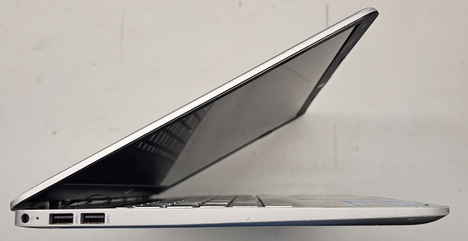 HP 15-ef1072NR 15.6″ Laptop AMD Ryzen 3 3250U 8GB Ram NO HD/OS (FL)