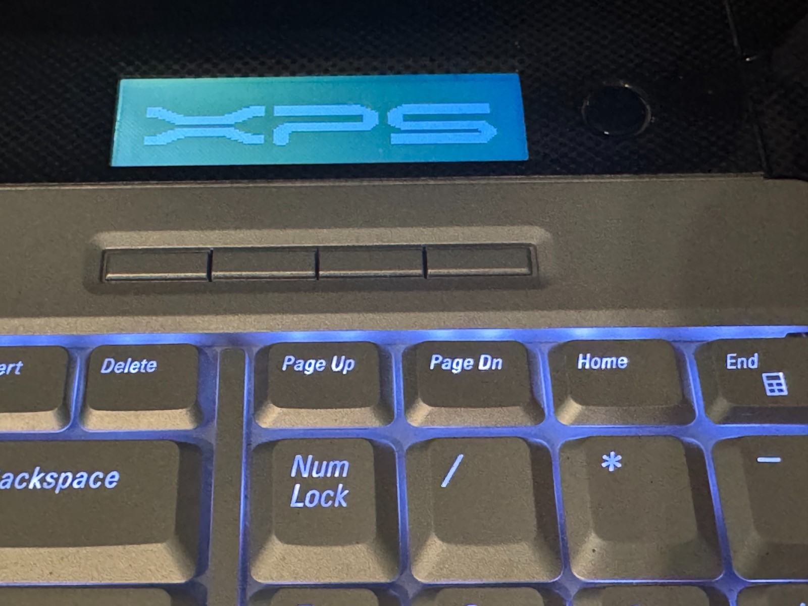 Dell XPS M1730 Laptop Computer 17” Screen Windows7 Pro,C:Drive465GB,D:Drive698GB