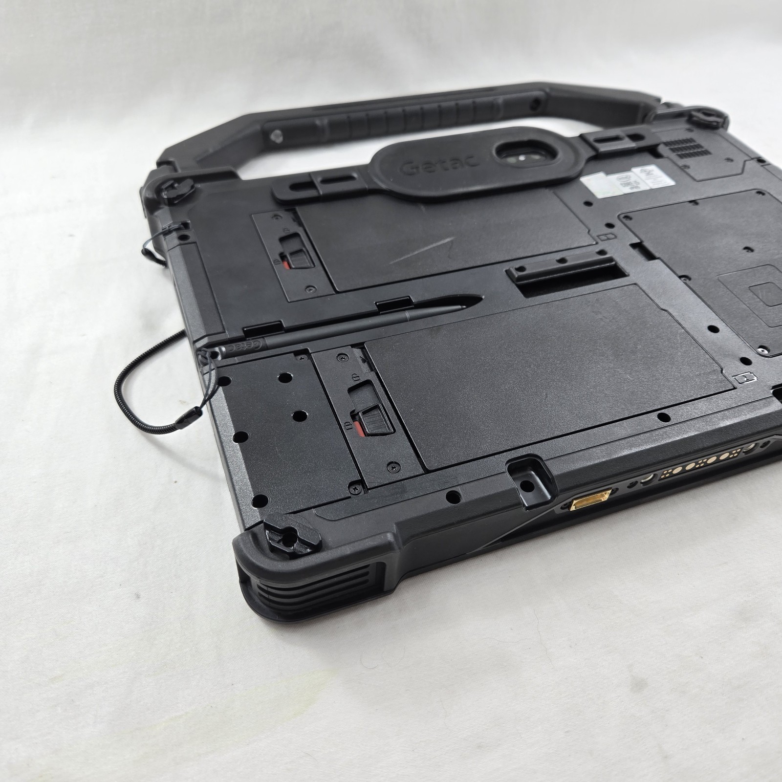 Getac A140 G2 Rugged Tablet Core i5-10310U 1.7GHz 256GB SSD 16GB Ram — Grade B+