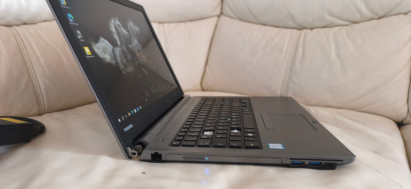 Toshiba Tecra Z50-C-114 Intel Core i5 6th Gen 8GB, 250GB SSD M2 15.6 inch