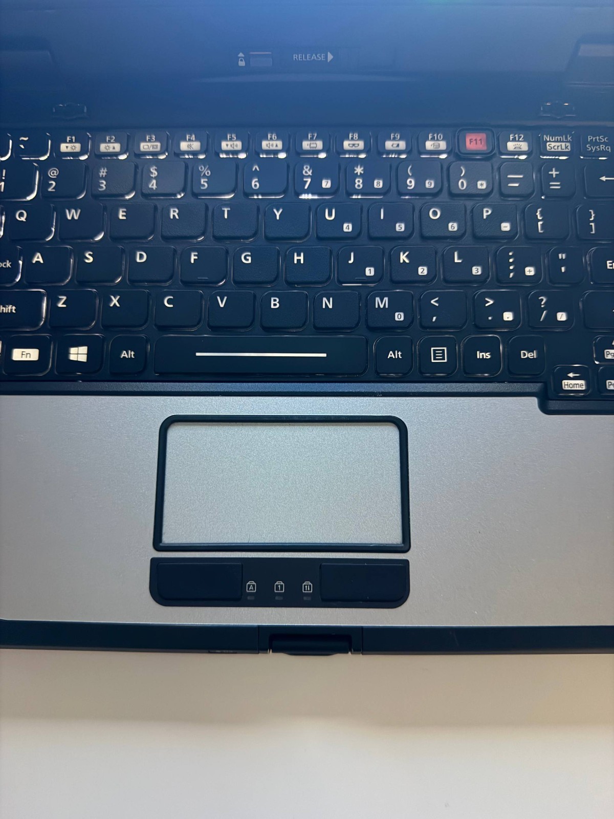 Panasonic Toughbook CF-20 MK2 i5-7y57 8GB 256GB Barcode Win10pro 2 batteries