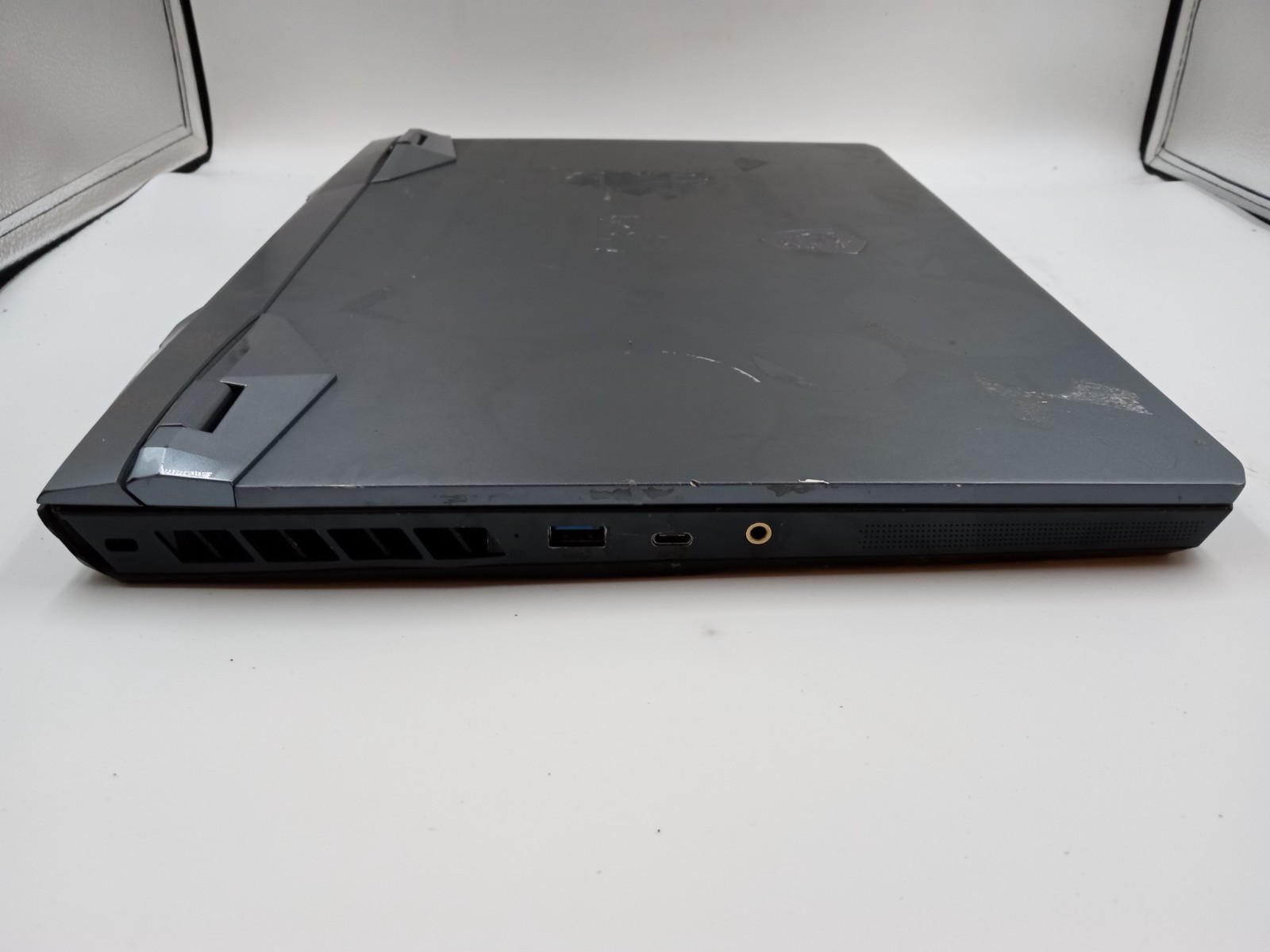 MSI GE76 Raider 11UE-1056US Intel i7-11800H Nvidia RTX 3060 – FOR PARTS – READ!