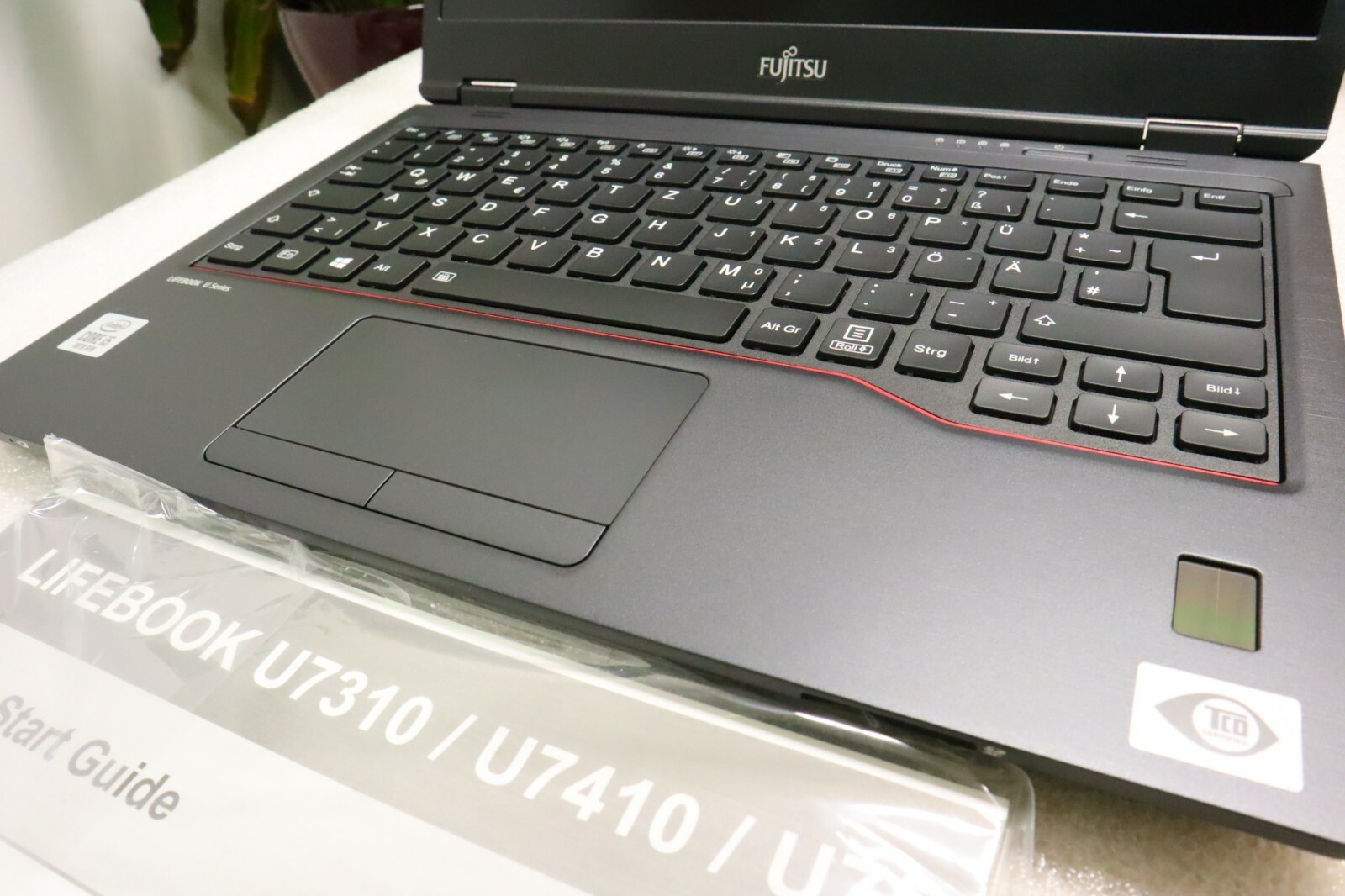 FUJITSU LIFEBOOK U7310 13.3″ FHD VGA LAN 32GB RAM 4TB SSD SD CARD SUBNOTEBOOK