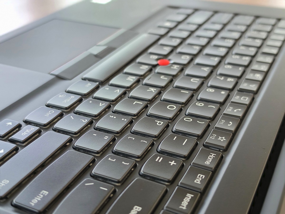 Lenovo ThinkPad P1 Gen 3 i9-10885H 16GB 15″ 4K HDR 3840×2160 OLED NVIDIA T2000
