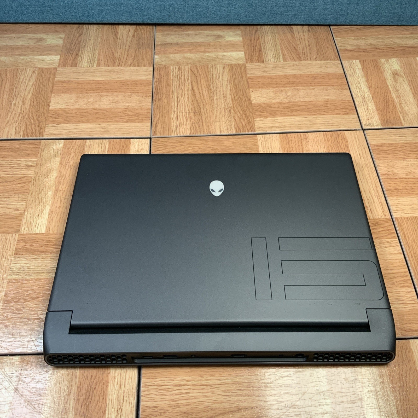 Alienware m15 R6 Intel i7-11800H 32GB RAM 2TB SSD Win 11 Pro