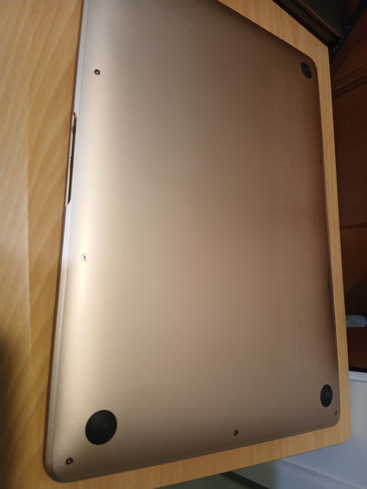 BROKEN Screen MacBook Air A2337