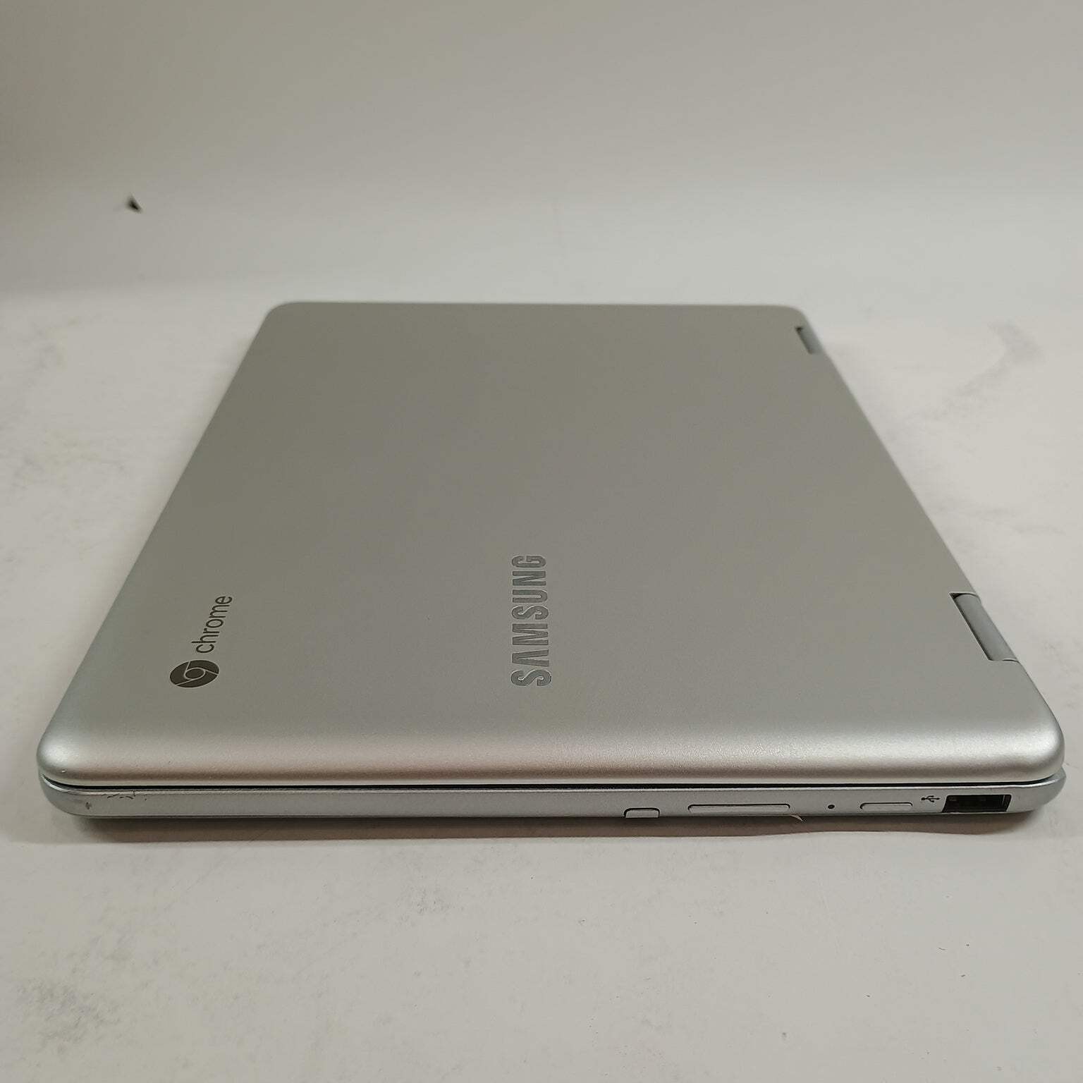 Samsung Galaxy Chromebook Plus 12.2″ Celeron 3965Y 1.5GHz 4GB RAM 64GB SSD