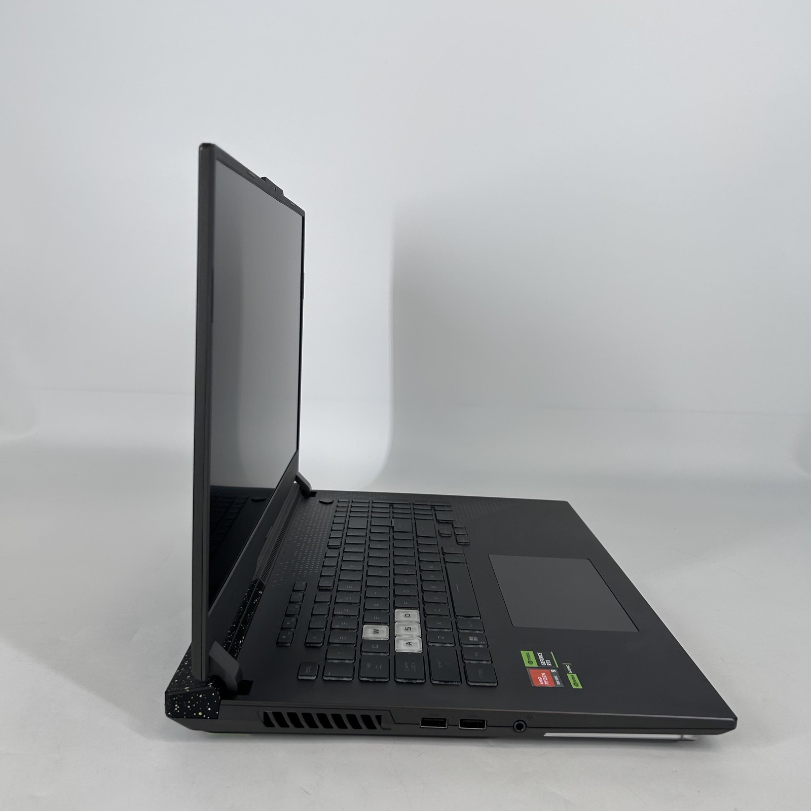 Asus ROG Strix G17 G713 240Hz 2K 3.0 GHz Ryzen 9 7845HX 16GB 1TB SSD RTX 4060