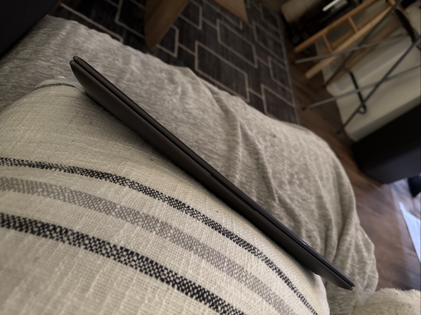 HP ENVY x360 15.6″ (256GB SSD, AMD Ryzen 5, 4.30 GHz, 8GB) Laptop – Black