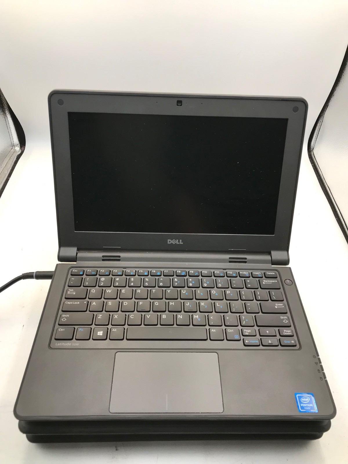 LOT OF 3 Dell Latitude 3150 Intel Pentium N3540 11.6″ -BAD DISPLAYS- MZ