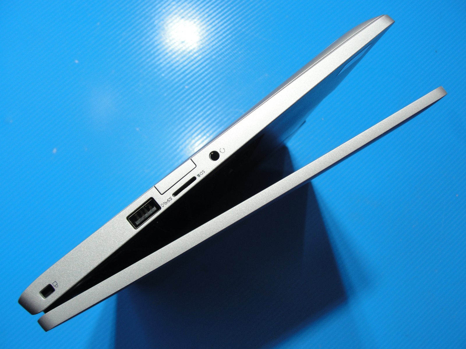 Dell Latitude 5310 2n1 13.3″ FHD TOUCH i7-10 vPRO 1.8GHz 32GB 512GB SSD W11P +PA