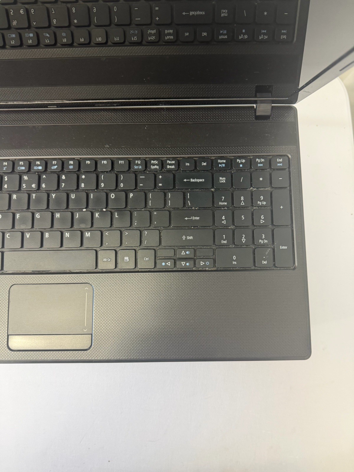 Acer Aspire 5336-2524 Laptop – Good Screen – Intel Celeron 900 – Read Des