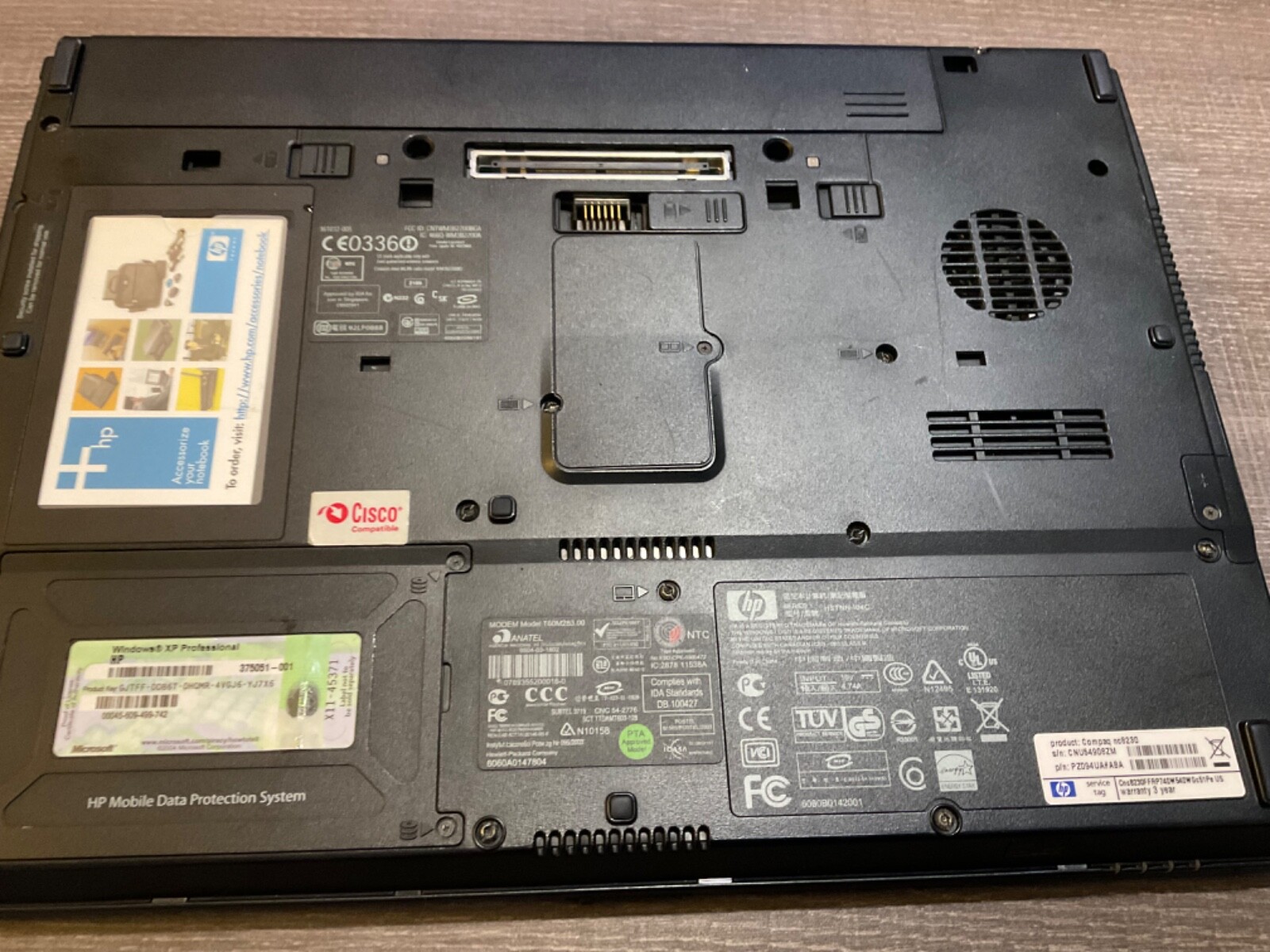 HP Compaq NC8230 Intel Pentium M @ 1.86GHz 1GB RAM No HDD No OS